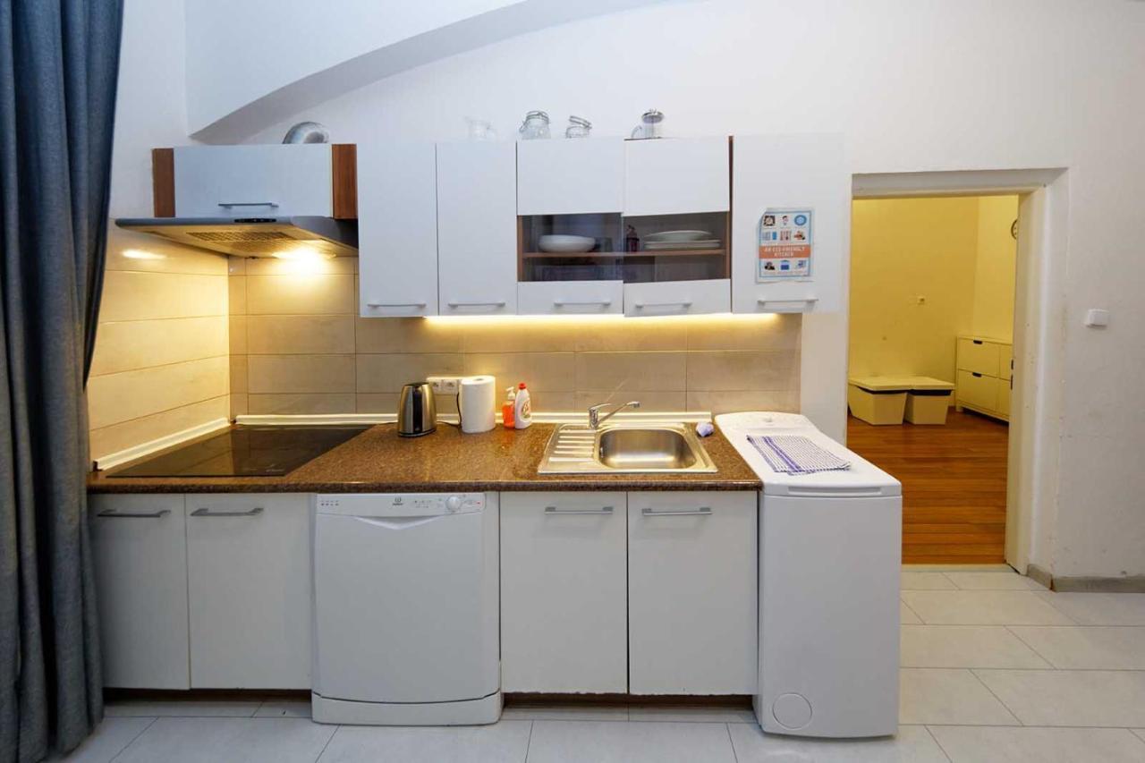 Apartment Americká 8 Praag Buitenkant foto