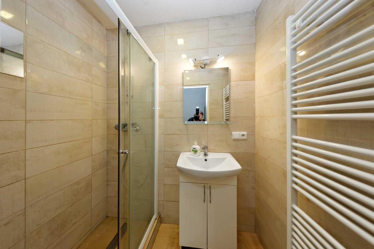 Apartment Americká 8 Praag Buitenkant foto