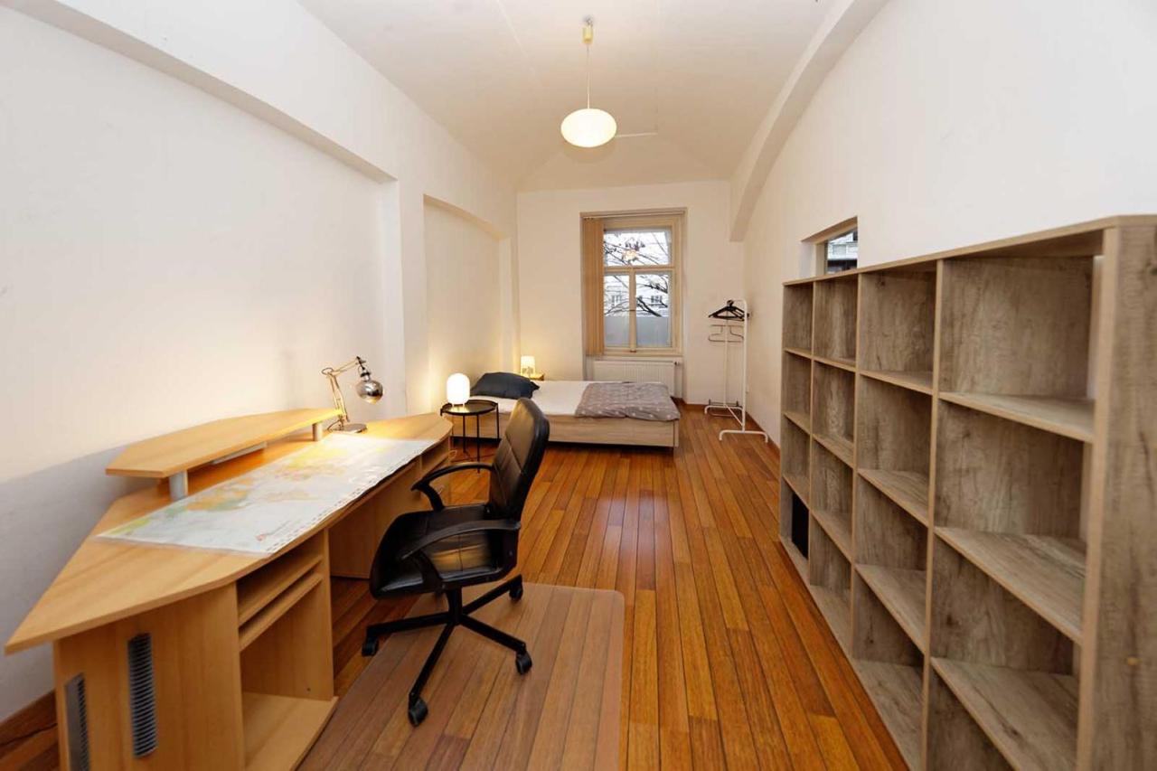 Apartment Americká 8 Praag Buitenkant foto